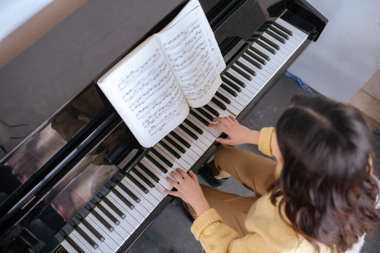 TECLADO E PIANO BÁSICO